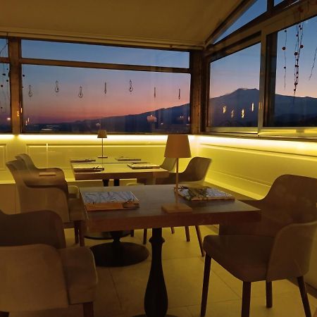 Aly Art Apartment Taormina Duomo, Gulf & Etna View Eksteriør bilde