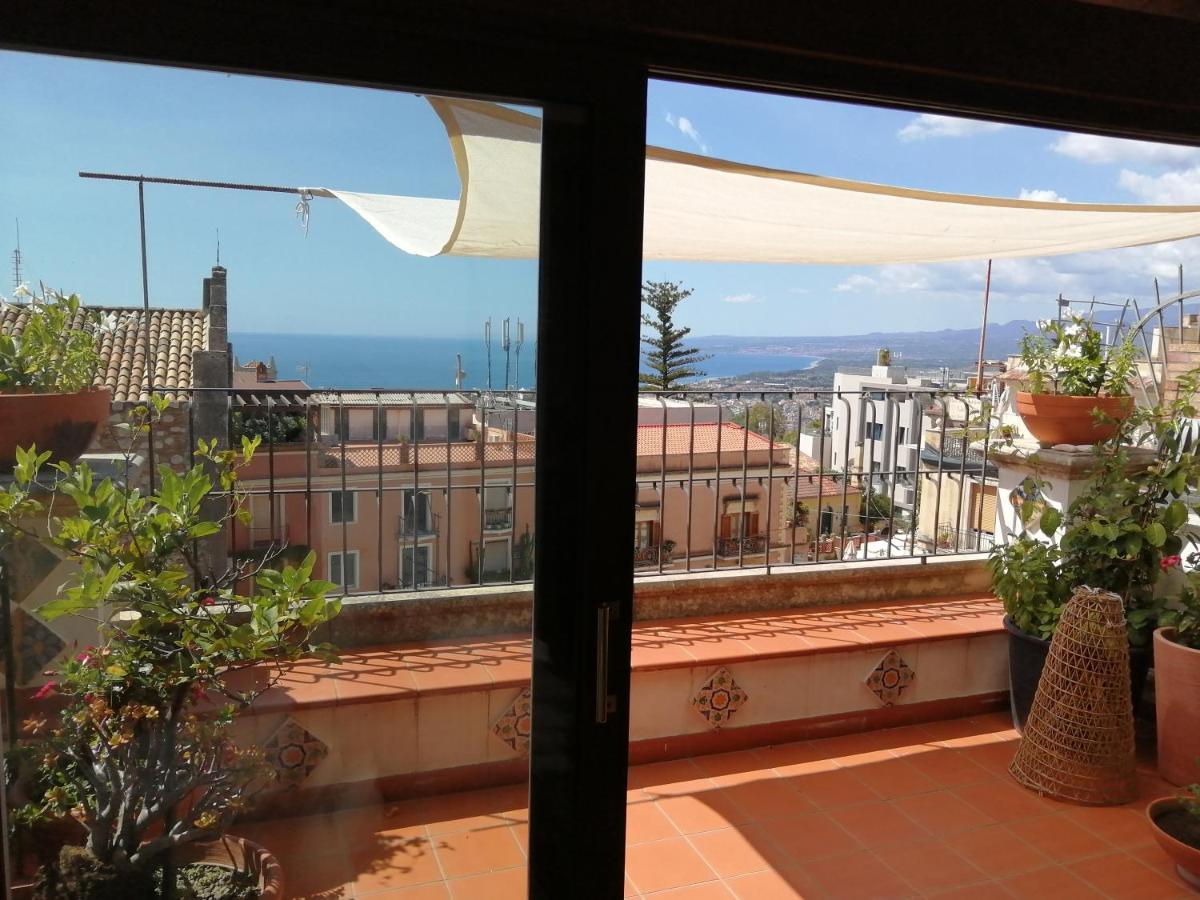Aly Art Apartment Taormina Duomo, Gulf & Etna View Eksteriør bilde