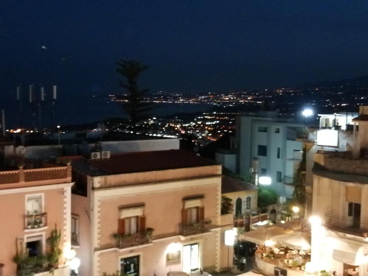 Aly Art Apartment Taormina Duomo, Gulf & Etna View Eksteriør bilde