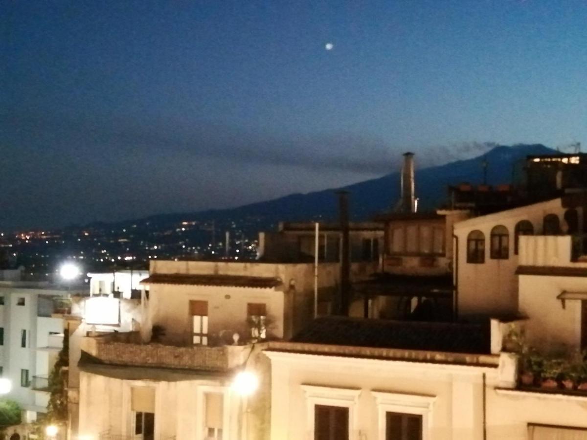 Aly Art Apartment Taormina Duomo, Gulf & Etna View Eksteriør bilde
