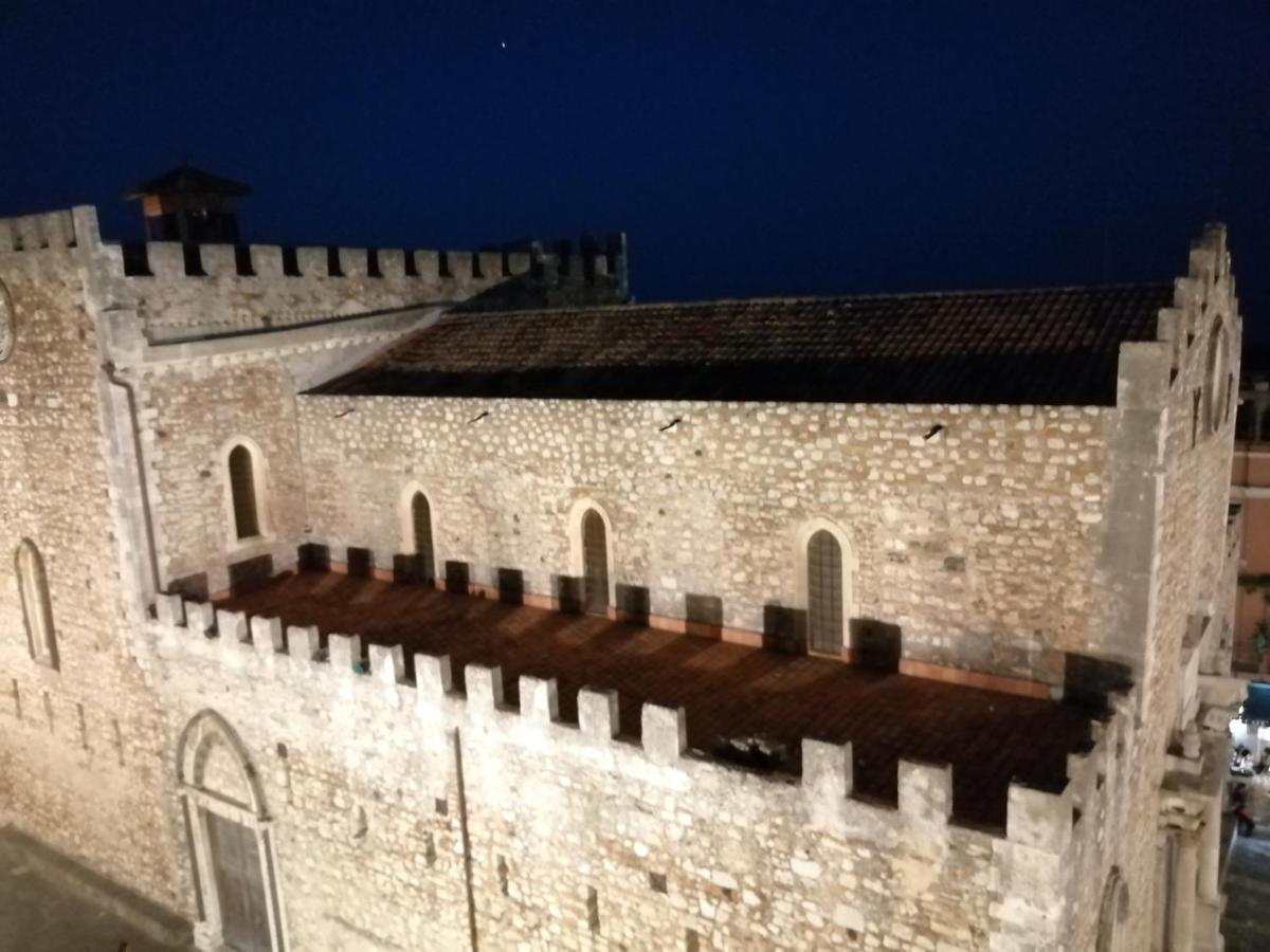 Aly Art Apartment Taormina Duomo, Gulf & Etna View Eksteriør bilde