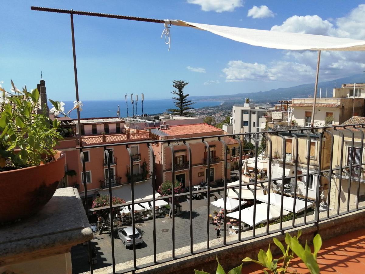 Aly Art Apartment Taormina Duomo, Gulf & Etna View Eksteriør bilde