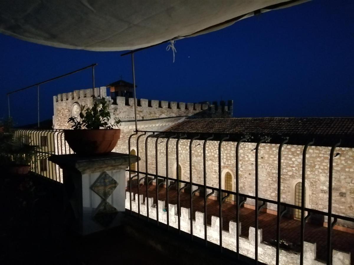 Aly Art Apartment Taormina Duomo, Gulf & Etna View Eksteriør bilde