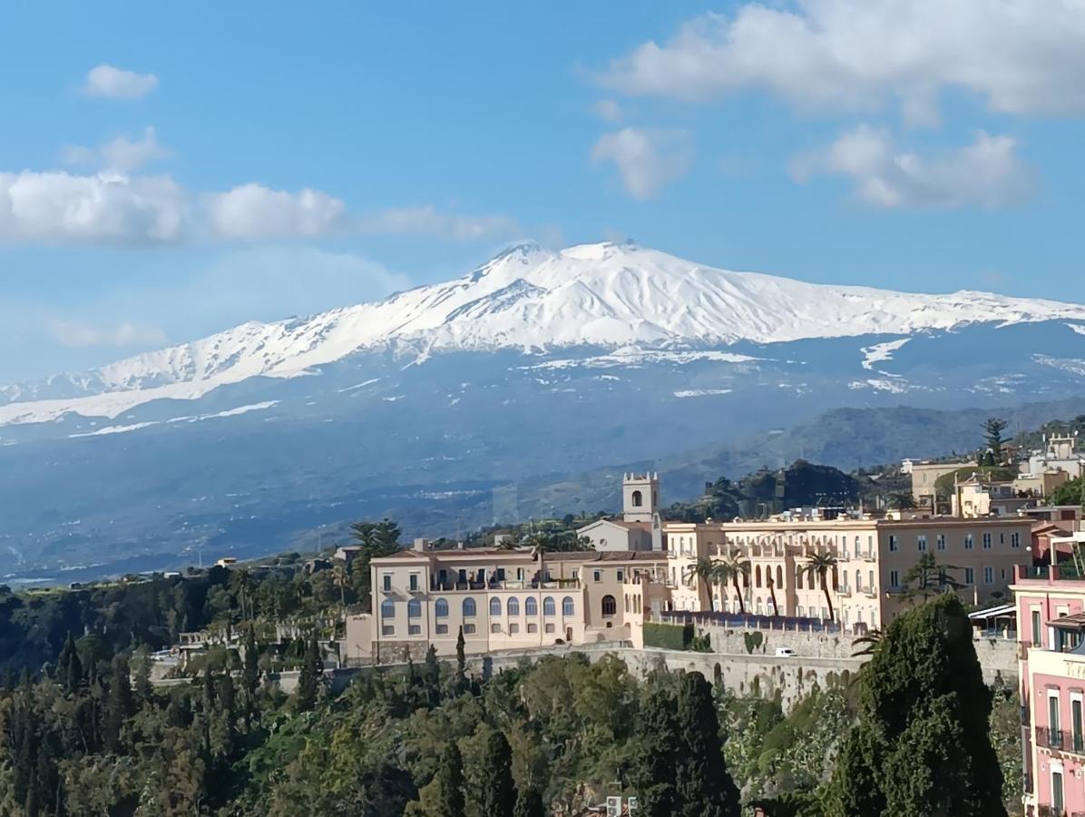 Aly Art Apartment Taormina Duomo, Gulf & Etna View Eksteriør bilde